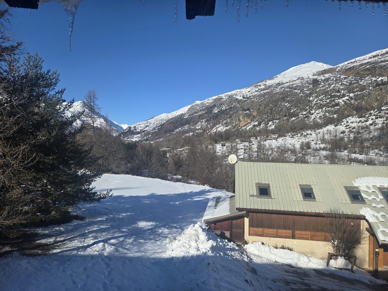 Local commercial dans Le Monêtier-les-Bains — Le Monêtier-les-Bains