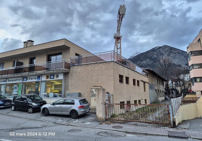 Fonds de Commerce Meubles Literie Salon — Briançon