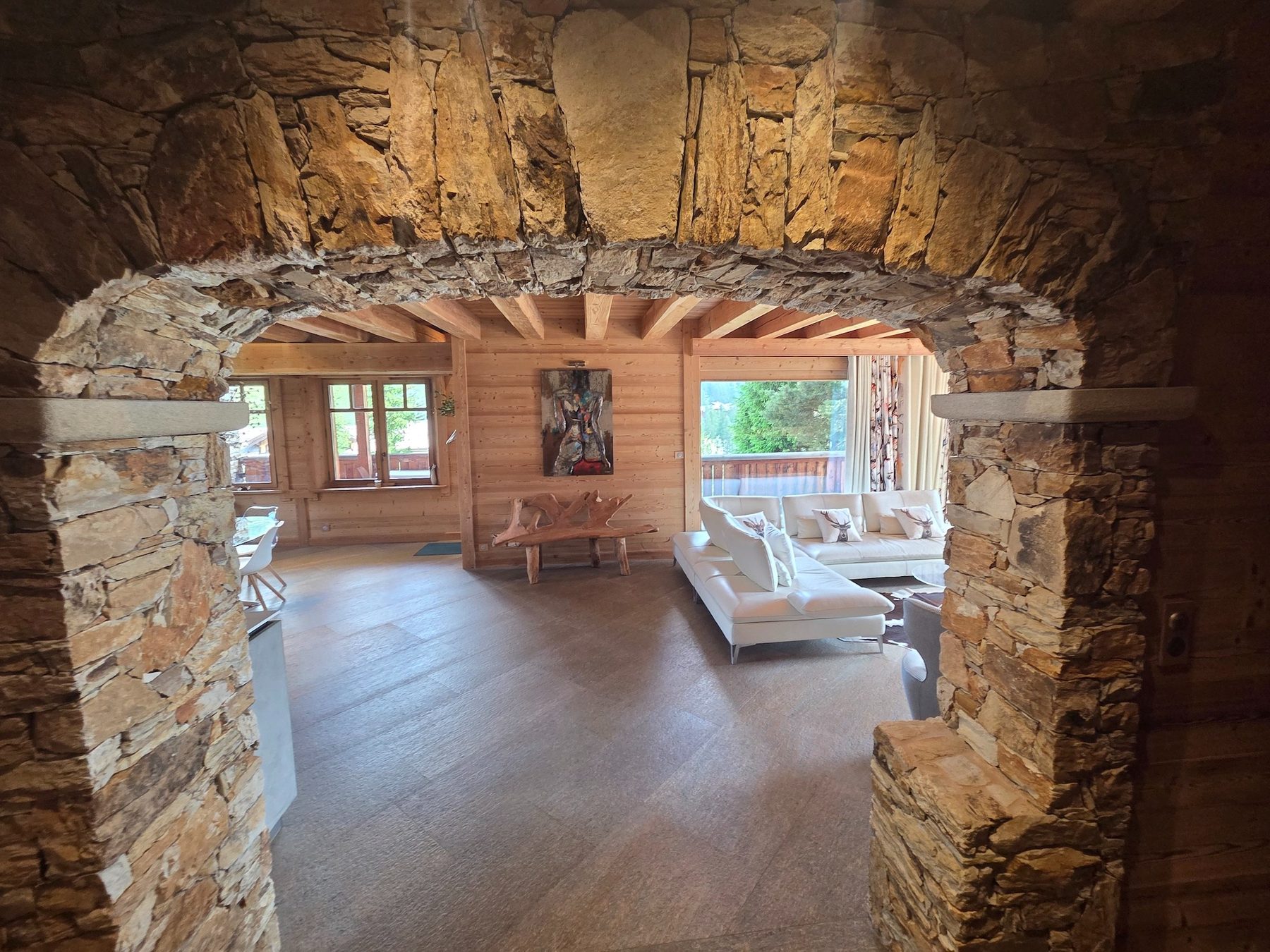 Chalet de luxe à Montgenèvre — façade et vue sur les pistes